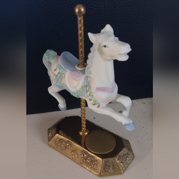 Elegant Horse Westminster Carousel Collection - Picture 1 of 3